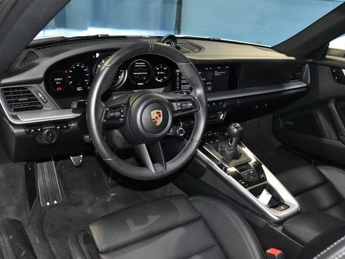 Used 2021 Porsche 911 Carrera S RWD image 4