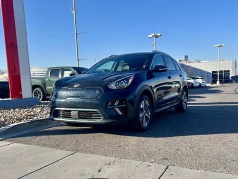 Used 2020 Kia Niro EX image 2