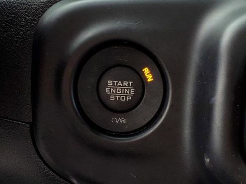 Used 2022 Jeep Gladiator Overland image 13