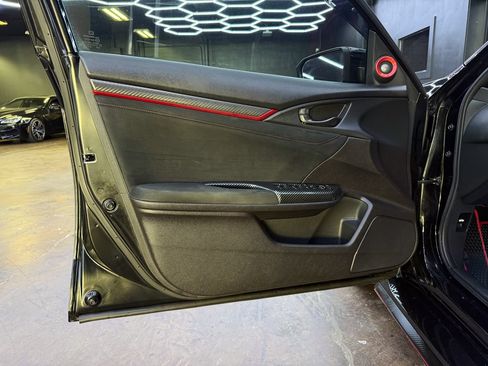 Used 2017 Honda Civic Type R image 12