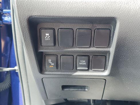 Certified 2019 Nissan Pathfinder SV image 24