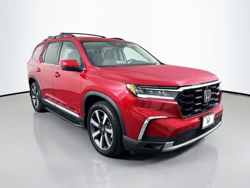 Certified 2023 Honda Pilot Elite image 3