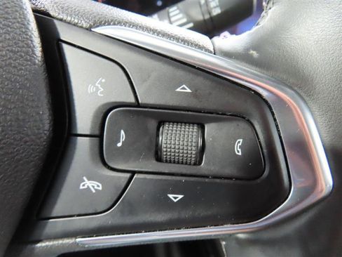 Used 2025 Chevrolet Trax LT w/ LT Convenience Package FWD image 22