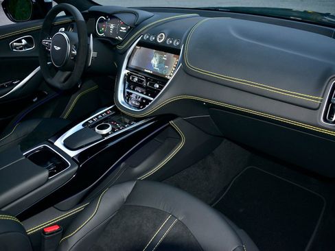 Used 2023 Aston Martin DBX image 10