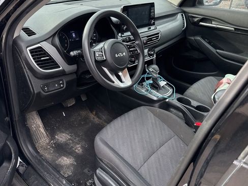 Used 2023 Kia Seltos LX image 4