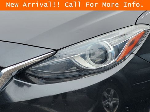 Used 2014 MAZDA MAZDA3 s Grand Touring w/ Technology Package image 7