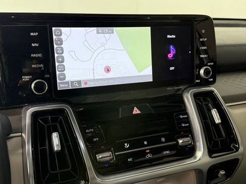 Used 2023 Kia Sorento SX image 17