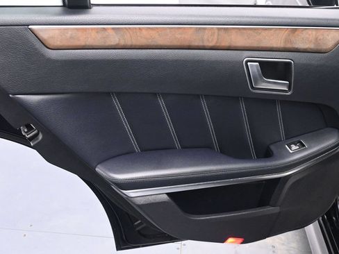 Used 2014 Mercedes-Benz E 550 4MATIC Sedan image 12