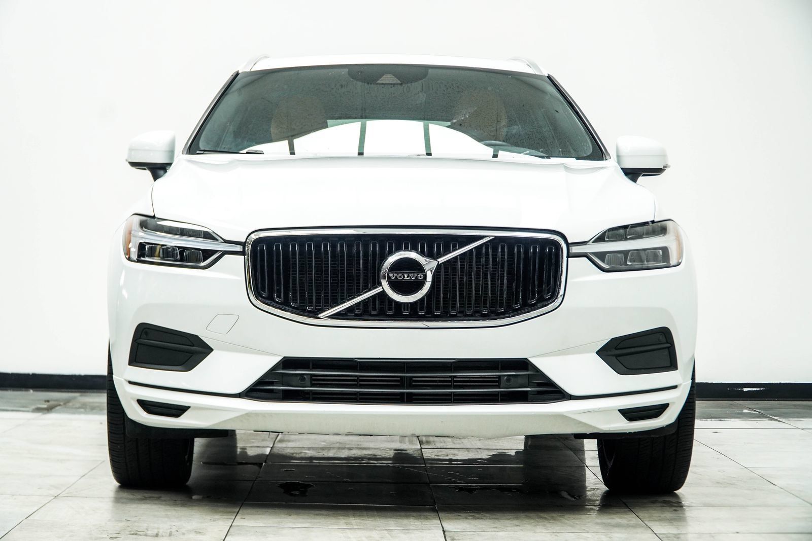 Used 2020 Volvo XC60 T5 Momentum w/ Protection Package Premier AWD/4WD image 9