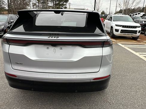 Used 2025 Jeep Wagoneer S Limited w/ Comfort Package image 9