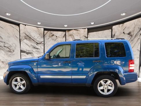 Used 2009 Jeep Liberty Limited w/ Premium Group AWD/4WD image 9