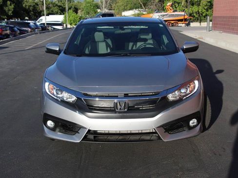 Used 2018 Honda Civic EX-T image 4