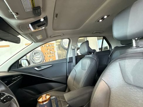Used 2023 Kia Niro Wave w/ Wave Preserve Package FWD image 7