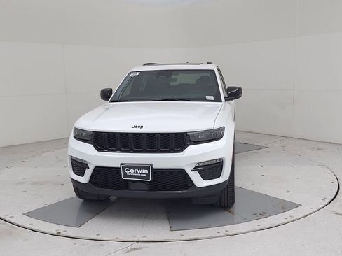 New 2025 Jeep Grand Cherokee Limited w/ Black Appearance Package image 5