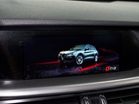 Used 2023 Alfa Romeo Stelvio Veloce image 17