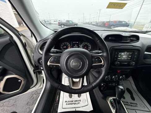 Used 2016 Jeep Renegade 75th Anniversary image 11