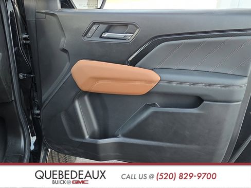 Used 2025 GMC Canyon AT4 w/ AT4 Premium Package image 31