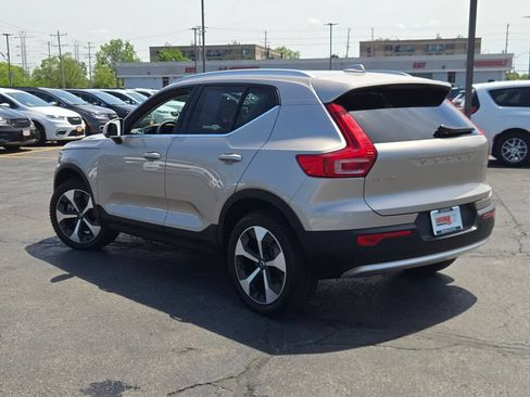 Used 2024 Volvo XC40 B5 Plus AWD/4WD image 16