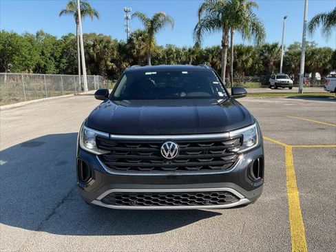 Used 2024 Volkswagen Atlas Cross Sport SE image 13