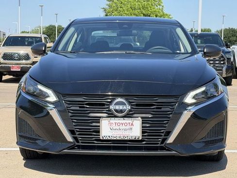 Used 2024 Nissan Altima 2.5 SV FWD image 8