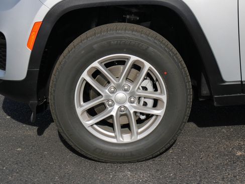 New 2025 Jeep Grand Cherokee Laredo X image 35