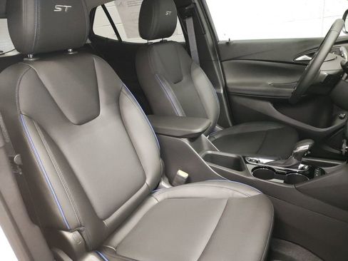 New 2026 Buick Encore GX Sport Touring image 9