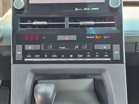 Used 2021 Toyota Avalon XLE FWD image 10