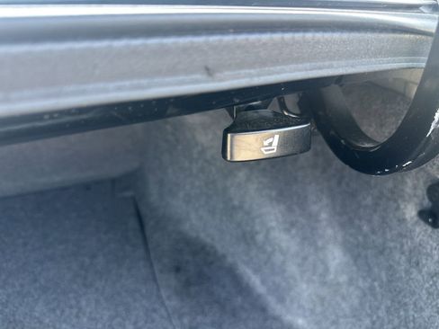 Used 2017 Honda Accord Sport image 40