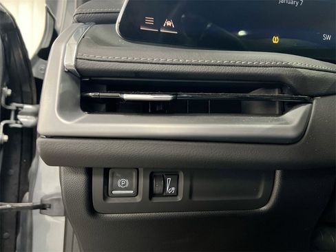 Used 2024 Cadillac XT4 Premium Luxury image 19