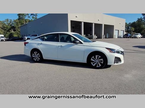 Used 2024 Nissan Altima 2.5 S image 34