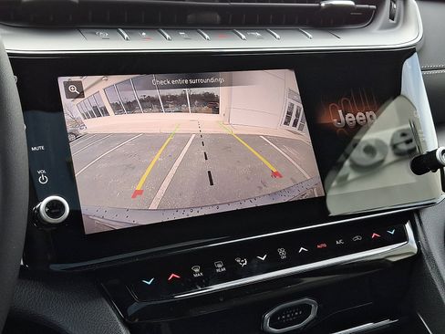 New 2026 Jeep Grand Cherokee Altitude image 13