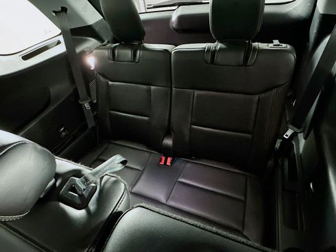 Used 2024 Ford Explorer XLT w/ Equipment Group 202A image 28