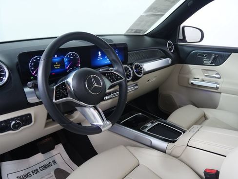 Used 2024 Mercedes-Benz GLB 250 4MATIC image 13