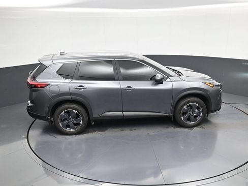 Certified 2026 Nissan Rogue SV FWD image 34