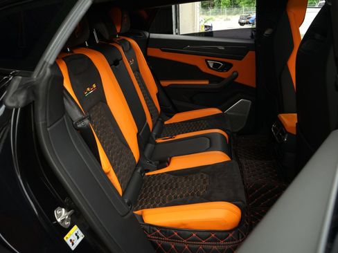 Used 2022 Lamborghini Urus image 23