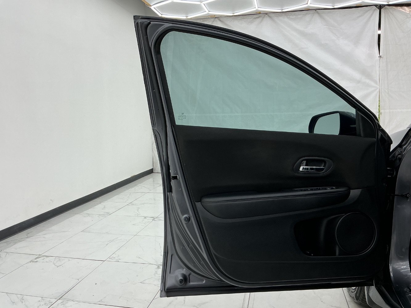 Used 2018 Honda HR-V LX image 18
