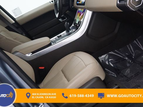 Used 2020 Land Rover Range Rover Sport SE image 8