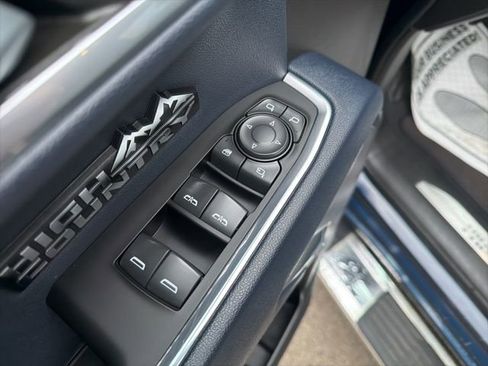 Certified 2022 Chevrolet Silverado 1500 High Country image 26