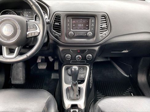 Used 2018 Jeep Compass Latitude image 7