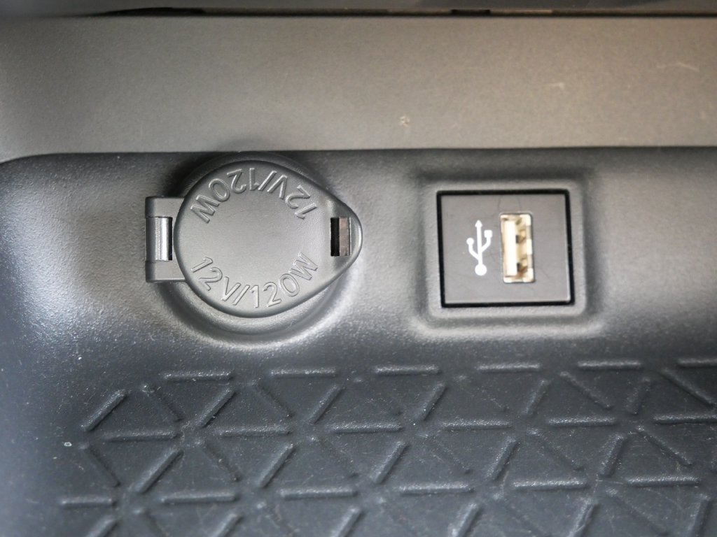 Certified 2025 Toyota RAV4 LE AWD/4WD image 28