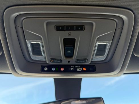 Used 2022 GMC Sierra 2500 SLE w/ SLE Value Package; image 31