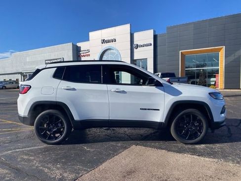 New 2026 Jeep Compass Latitude image 3