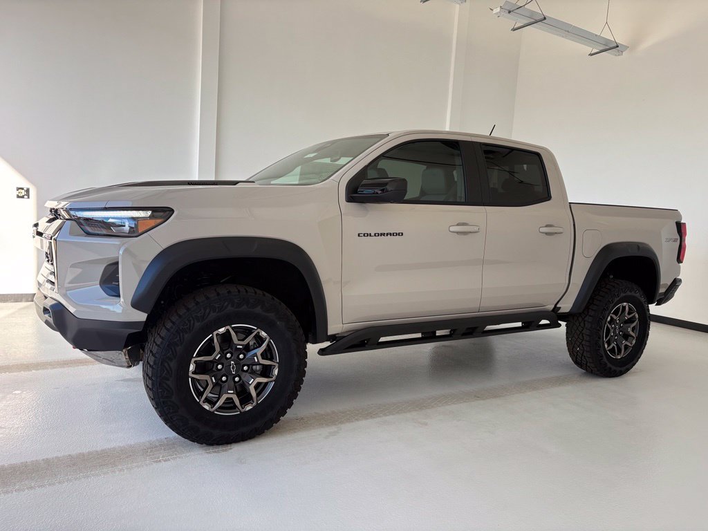 New 2026 Chevrolet Colorado ZR2 w/ Technology Package AWD/4WD image 19