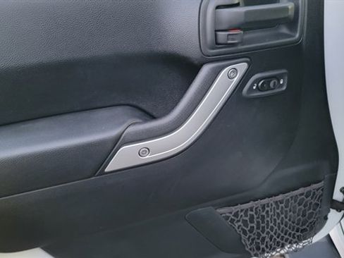 Used 2017 Jeep Wrangler Unlimited Sahara w/ Trailer Tow Group image 18