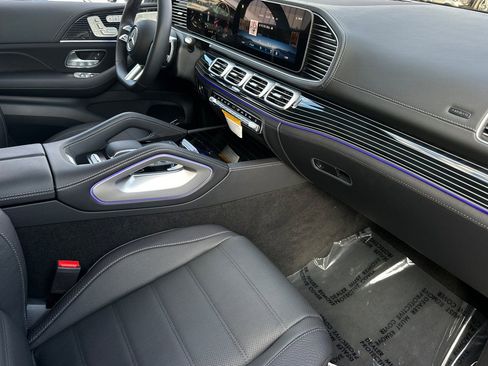 New 2026 Mercedes-Benz GLS 580 4MATIC image 10