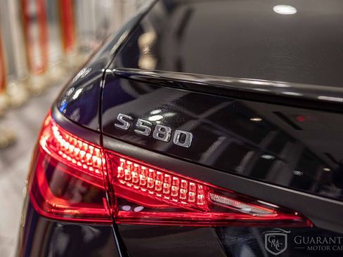 Used 2022 Mercedes-Benz S 580 4MATIC Sedan w/ AMG Line Package image 15