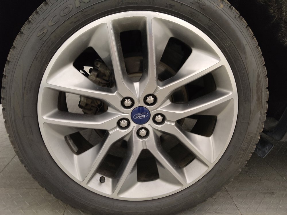 Used 2017 Ford Edge Titanium w/ Technology Package FWD image 31