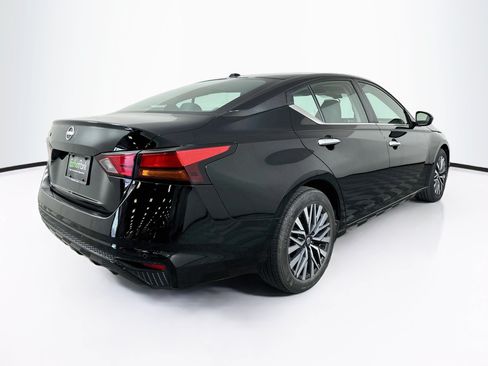 Used 2025 Nissan Altima 2.5 SV FWD image 9