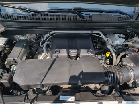Used 2024 Chevrolet Colorado ZR2 w/ ZR2 Convenience Package III AWD/4WD image 28
