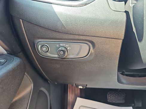 Used 2020 Chevrolet Equinox LT FWD image 34